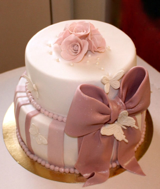 Торт на день рождения девушке 20 лет. Торт для девушки. Торт на день рождения женщине. Красивый торт для девушки. Торт на день рождения девушке.