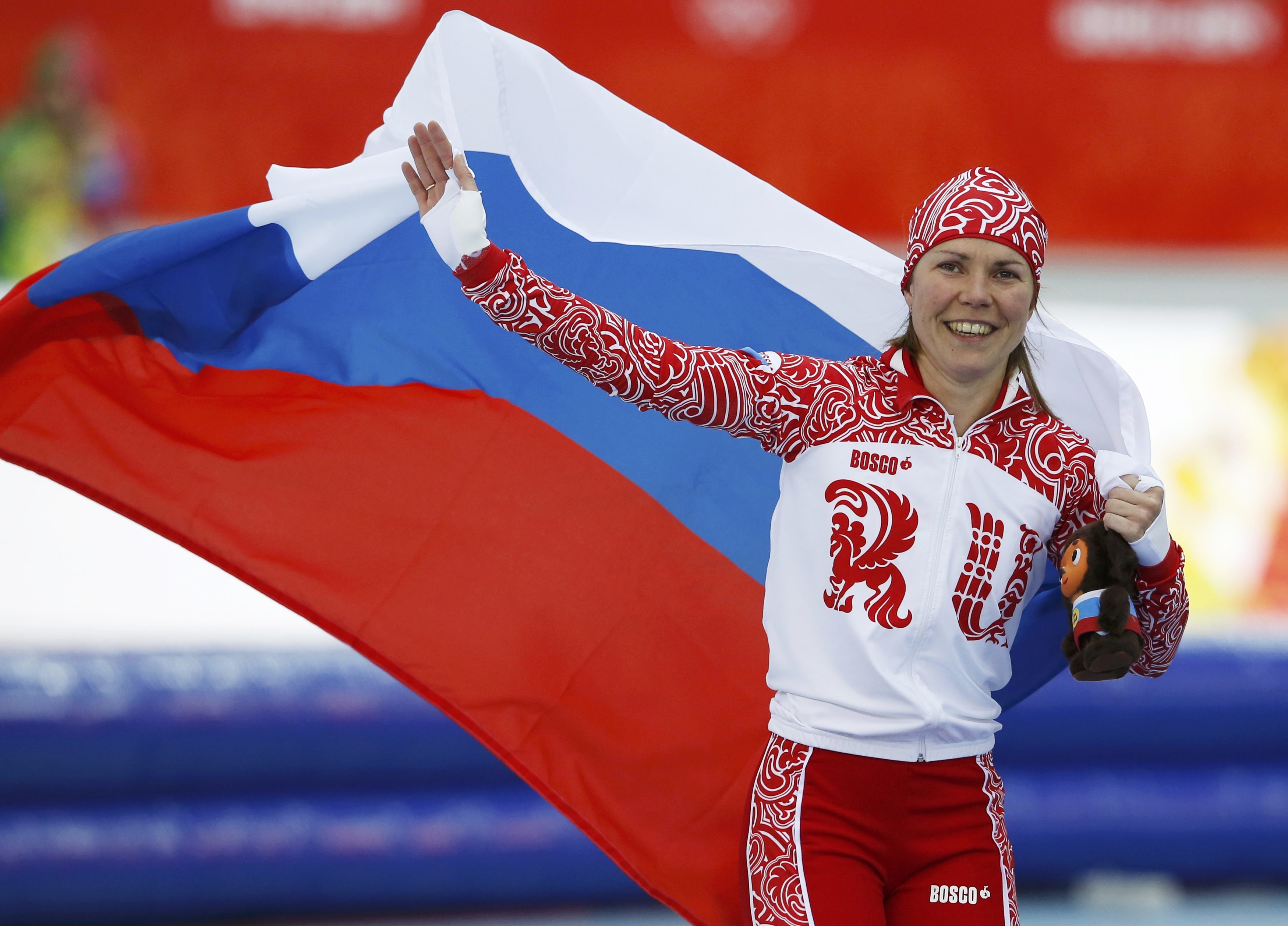 Хочу победу россии. Спортсмены на Олимпиаде. Спортсмен с флагом.
