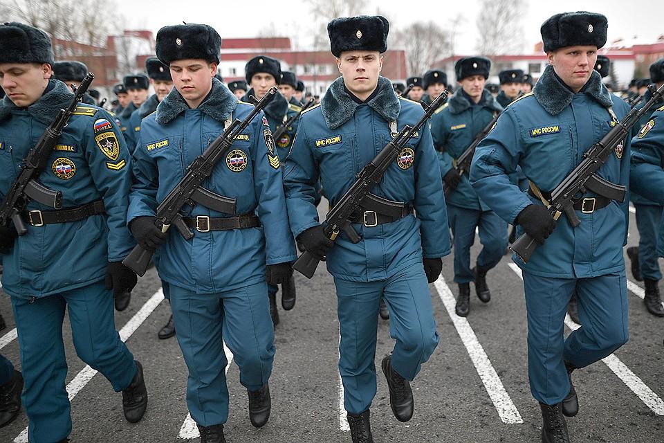 Видео как как положено. Форма срочников МЧС. Солдаты МЧС. Военная служба в МЧС. Военные войска МЧС.