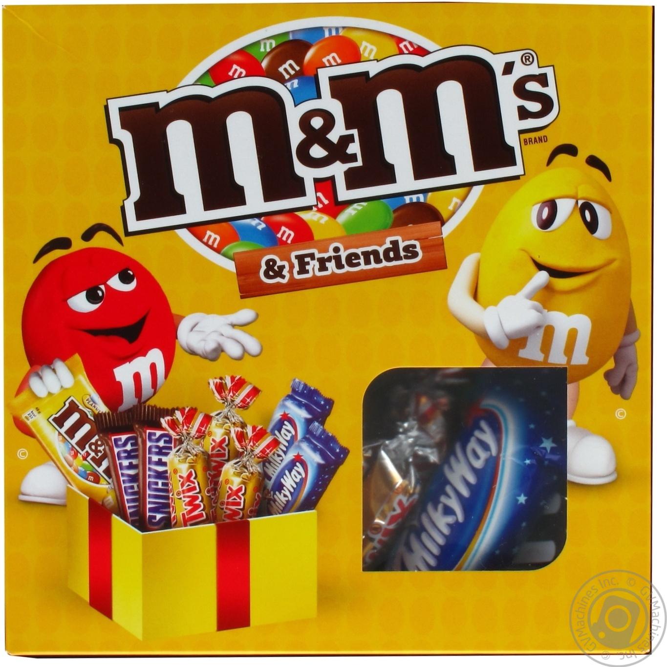 M m friends. Подарочный набор m&MS. Эмемдемс конфеты новогодние. Кулек конфет m&m. Эмемдемс в коробке.