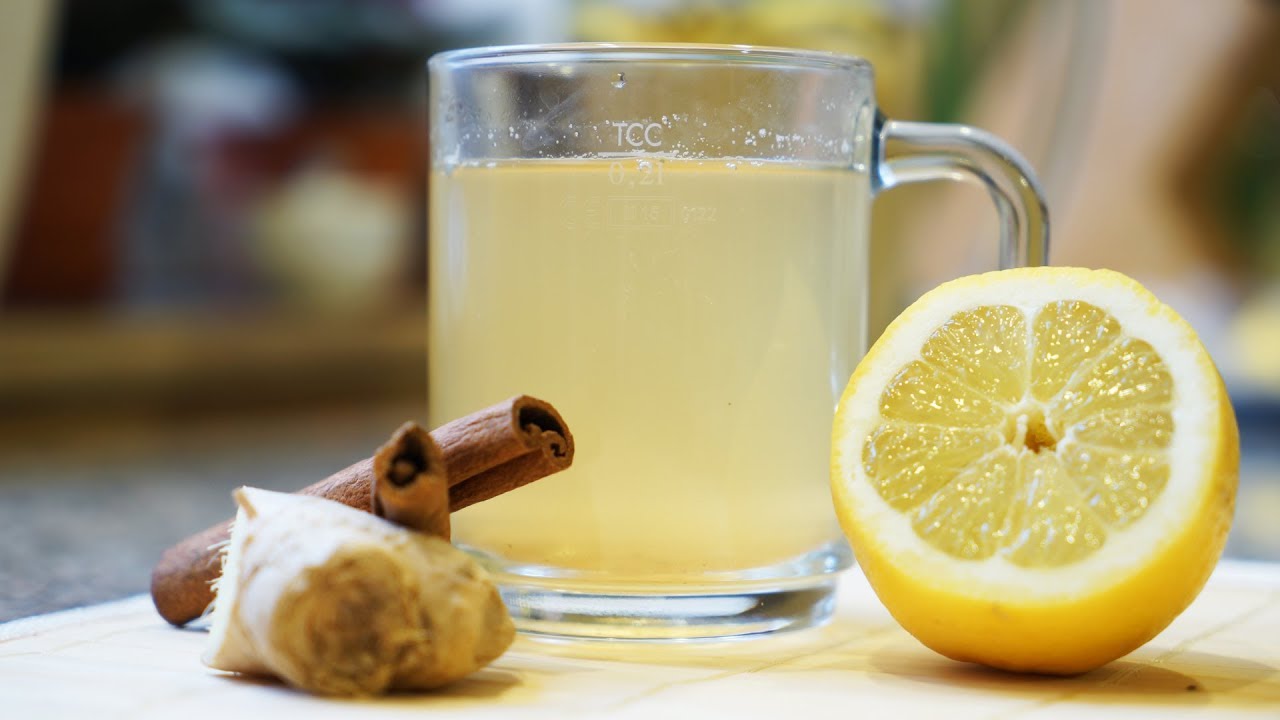 Вода с лимоном и корицей. Утренний напиток. Лимон корица. Чай с лимоном и корицей. Имбирный чай.